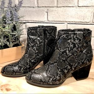 CARLOS by Carlos Santana • Like new size 8 black snakeskin booties.